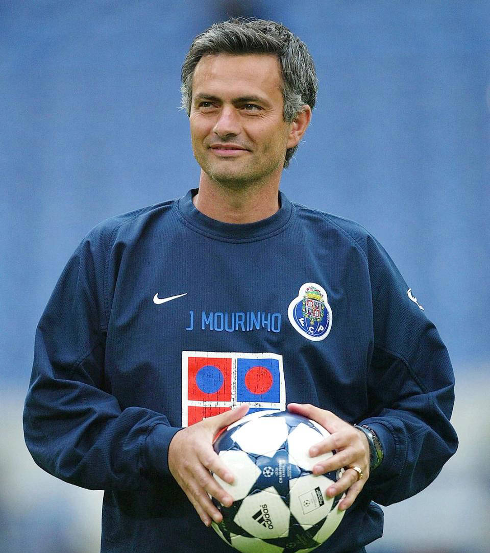 米兰体育官方网站-今晚本菲卡备战欧冠，官宣签约细节曝光，质疑声仍在，球队文化再被提及(球迷世界tvb)