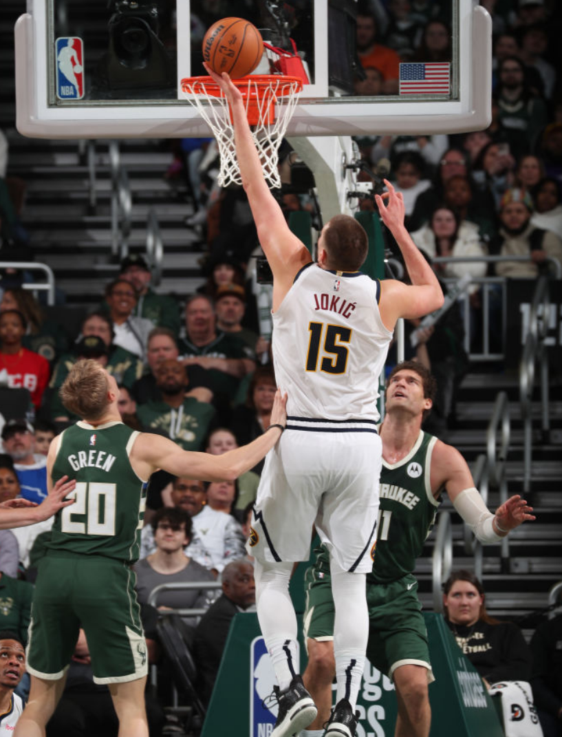 米兰体育首页-关于密尔沃基雄鹿发布备战花絮；冲刺阶段扳平良机；NBA常规赛任务艰巨；心理建设被强调的信息